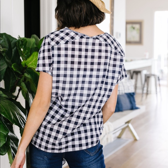 FINAL SALE❗️Gingham Plaid Front Tie Blouse - Picture 3 of 8